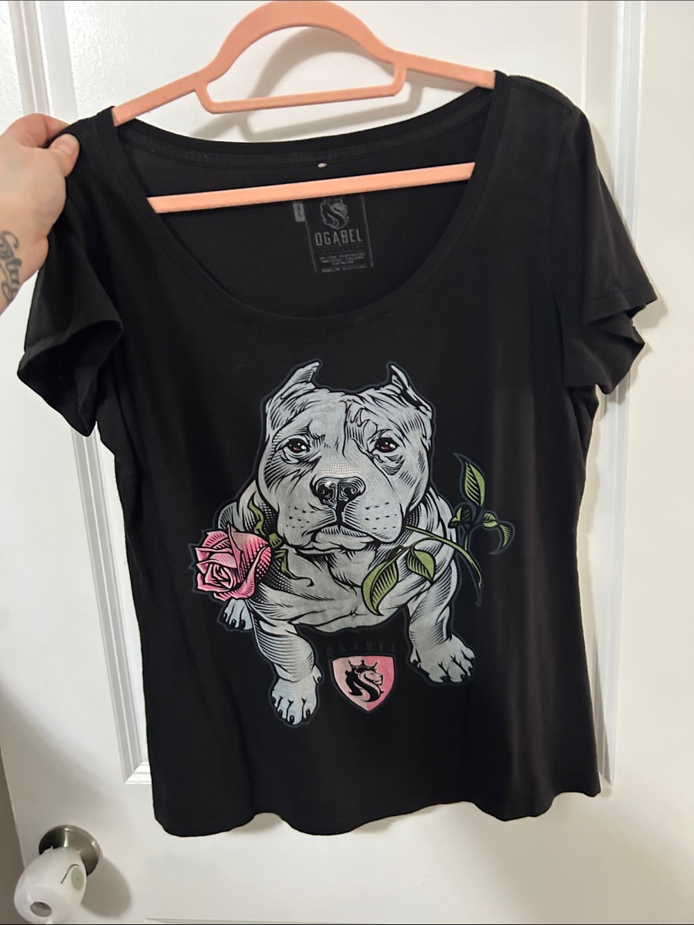 Black Short-Sleeve Dog Graphic Tee with Pink Rose